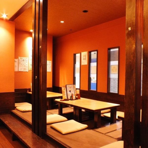A sunken tatami room that can accommodate up to 12 people.This is the perfect place for banquets of any size.Come here and relax and enjoy our delicious food and drinks.It is also recommended for various banquets, year-end parties, New Year's parties, and welcome/farewell parties.