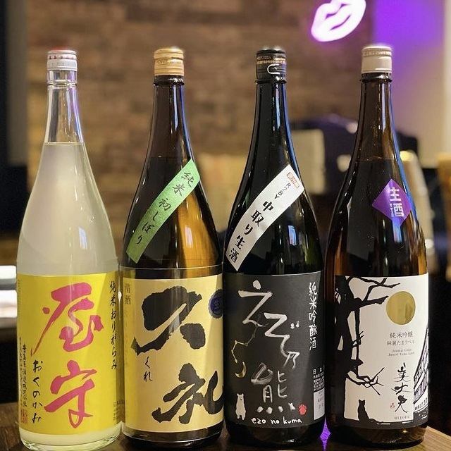 全国様々な地域から旬の日本酒を仕入れております。