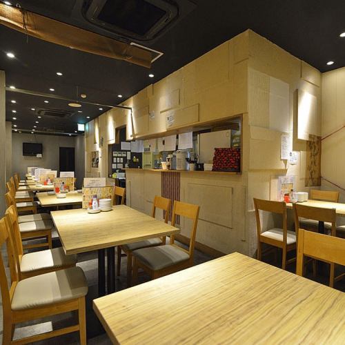 [Private 2nd floor] Leave your large banquet to Onitaiji! The table seats on the 2nd floor of our restaurant can accommodate up to 42 people ◎ If you include a private room, you can have a private banquet for up to 52 people ◎ The interior is made of wood Bright and modern atmosphere.If you rent out the entire floor, you can have fun without worrying about those around you, so your banquet is sure to be a hit! Please use this space for reunions, company parties, etc.