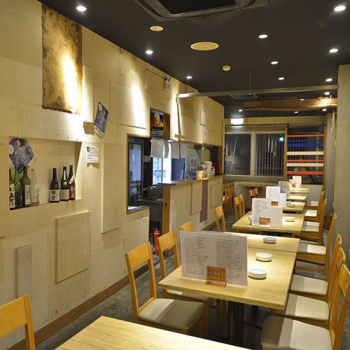 [1st floor] You can enjoy your meal at the tables on the 1st floor, which have 3 tables for 4 people and 1 table for 6 people.When you want to enjoy carefully selected sake, try searching for your favorite sake from the information posted on the wall ♪ How about comparing the drinks with everyone?Since it is served in small quantities, even women can drink it all.