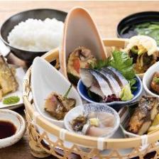[~luxury lunch~mackerel gozen!] 10 dishes 2,380 yen (tax included)