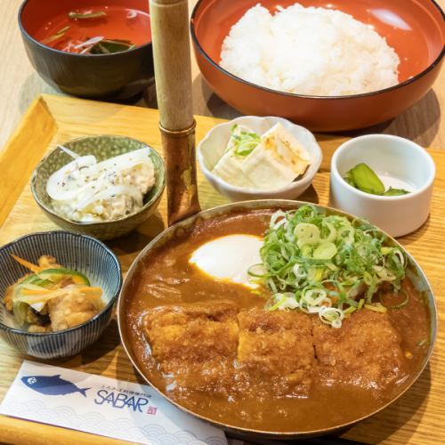 半炸肉排鲭鱼味噌盖饭套餐