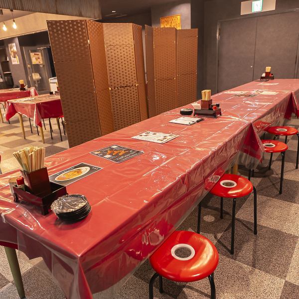 広々とした店内はグループ利用からお一人様まで快適。ザ グラン リゾート有馬1階、懐かしさを感じる空間で、思い思いの時間をお過ごしください。