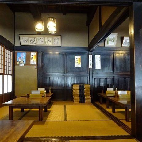 【店内】趣深い明治の名残ある店内は、観光としても◎。こだわりのお蕎麦と美味しいお酒をぜひご堪能ください。スタッフ一同、心よりお待ち申し上げます。