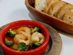 [Ajillo] Shrimp and broccoli