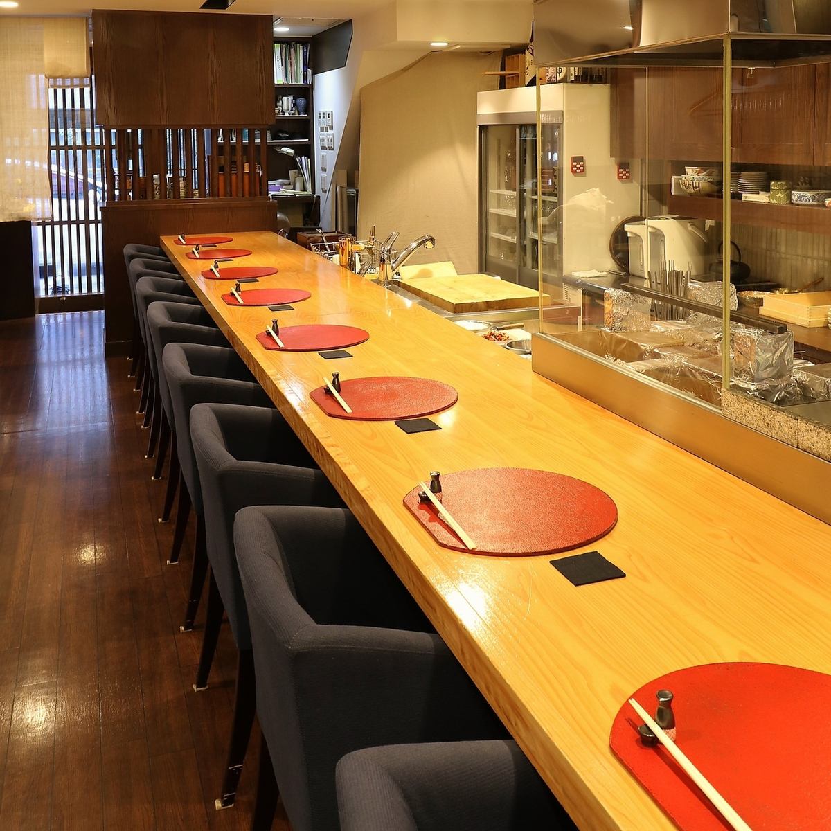 It is a izakaya in Kokubunji where you can enjoy well-worked seafood, vegetables, and seasonal sake.