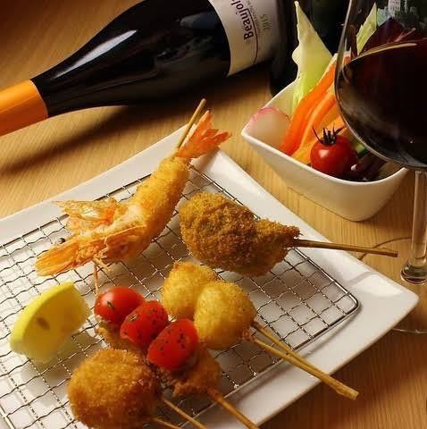 新鮮な素材を使用した串揚げと季節の鮮魚｜専門業者より仕入れるワイン