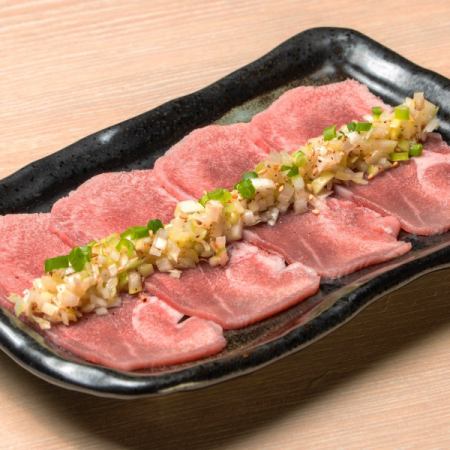 Delicious green onion salted pork tongue