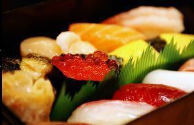 毎日豊洲から直送される新鮮な素材を使用した寿司を、明朗会計でお召し上がり頂けます