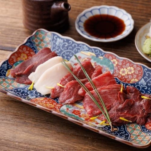 馬刺し盛り
