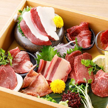 馬刺し極み10種盛り