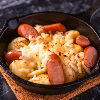 ベーコンとポテトのチーズ焼き