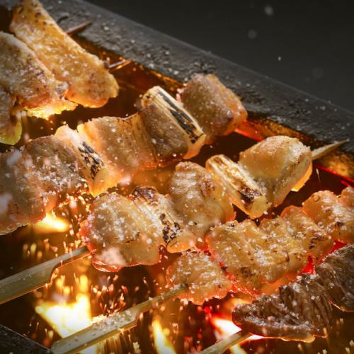 居酒屋定番の当店の「焼き鳥」は一本一本丁寧に熟練の火入れで丹念に焼き上げる一串!!