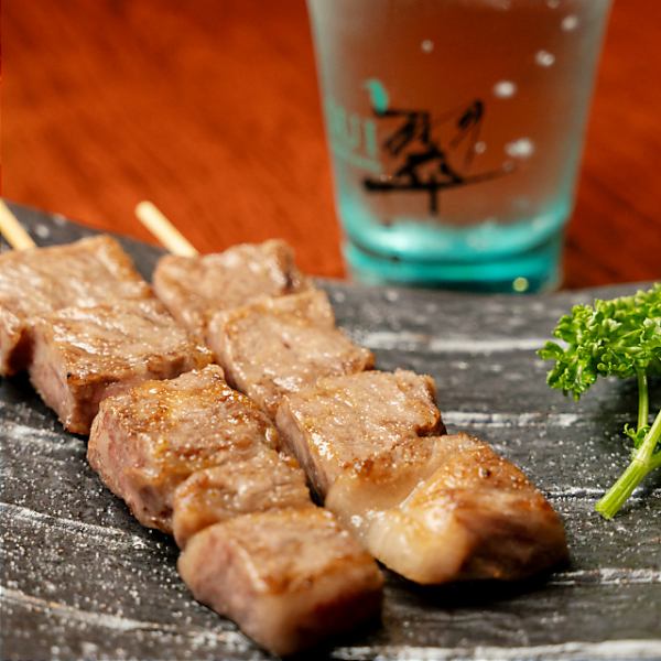 居酒屋定番の当店の「焼き鳥」は一本一本丁寧に熟練の火入れで丹念に焼き上げる一串!!