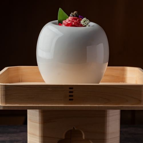 とろけるような味わいの『神ユッケ』