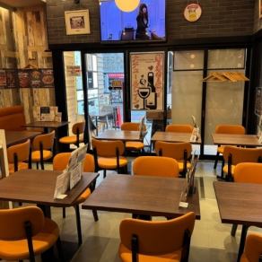 ゆったりテーブル4名席