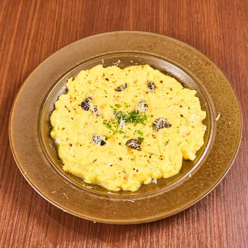 ずわい蟹とトリュフの呑めるオムレツ
