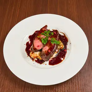 鹿肉のロースト~バルサミコソース~