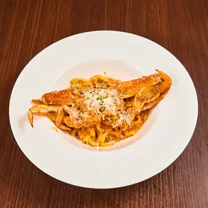 渡り蟹のトマトクリームパスタ