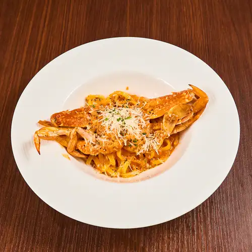 渡り蟹のトマトクリームパスタ