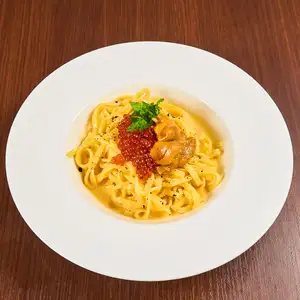 ウニとイクラの濃厚チーズパスタ