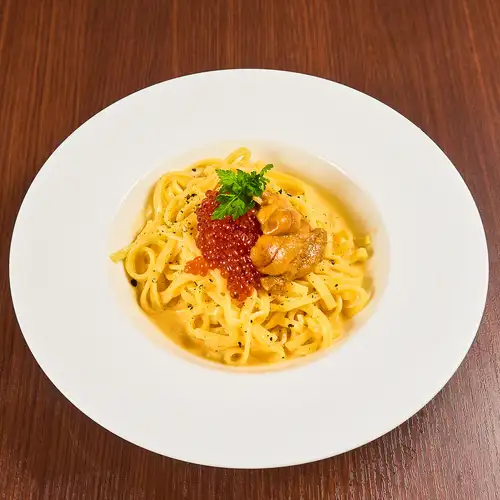 ウニとイクラの濃厚チーズパスタ
