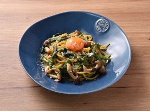 トリュフ香るホウレン草ときのこの和風パスタ