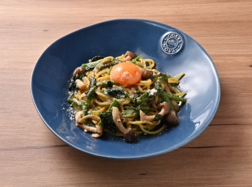 トリュフ香るホウレン草ときのこの和風パスタ