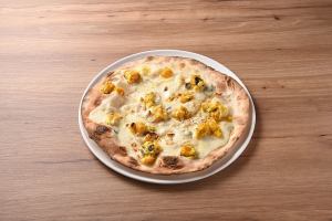 かぼちゃとヘーゼルナッツピッツァ