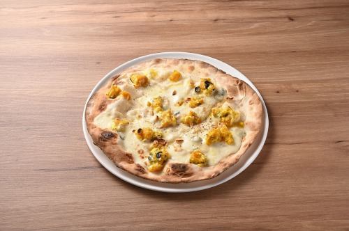 かぼちゃとヘーゼルナッツピッツァ