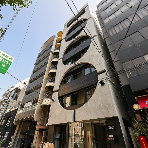 ≪外観・アクセス≫ 四つ橋線四ツ橋駅5出口より徒歩約4分/長堀鶴見緑地線西大橋駅4出口より徒歩約7分/千日前線なんば駅26C出口より徒歩約8分の好アクセス！！から歩いてすぐなので各種宴会は是非当店でお過ごしください♪オシャレな空間の店内で美味しい韓国料理を味わえます！