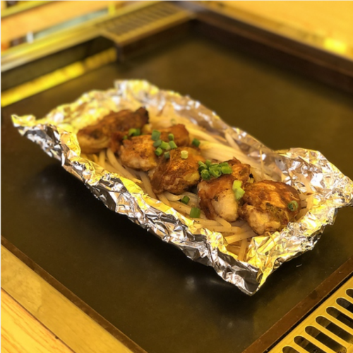絶品牡蠣バターが930円!そのほかお好み焼き以外の鉄板料理も豊富にございます!