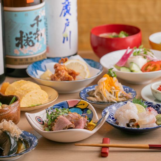 その日に合わせた鮮度抜群の魚介を仕入れ、お造りや創作料理に♪
