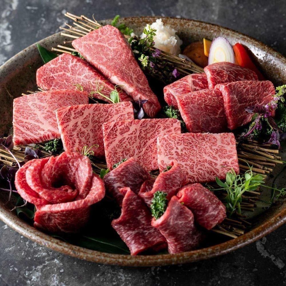 人気の壺シリーズ含む本格炭火焼肉食べ放題!90分35品1,980円~