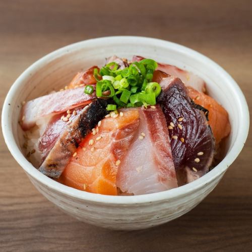 Mini-seafood on bowl