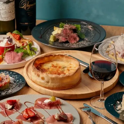 【特惠套餐】3小時暢飲（幾乎包含所有菜單項目）/ 8道菜，包括2道招牌菜和2種牛肉拼盤，6000日元