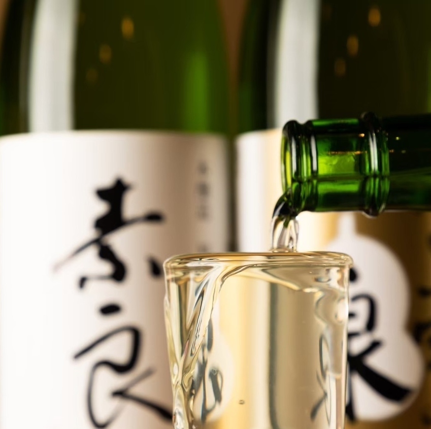お食事2品のご注文で約60種の120分単品飲み放題は3000円(税込)♪