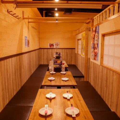 とても人気の高いお席となっております!接待や女子会、デート、歓送迎会など各種宴会に最適ななお席です!!新宿でのデートや合コン等にもお使い頂ける掘りごたつ個室(4名からご予約可能)をご用意しております。洗練された広々とした空間は女性からも大好評!