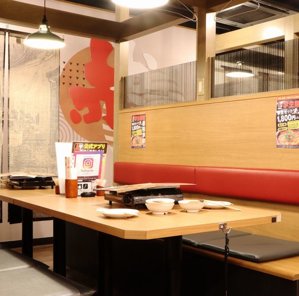 店内リフレッシュOPENしました!一段と雰囲気が明るくなり、皆さまに楽しんでいただける空間です!最大8名様まで入れる半個室タイプのお席です!ゆったりとした空間なので、女子会やママ会など、様々なシーンでご利用頂けます!