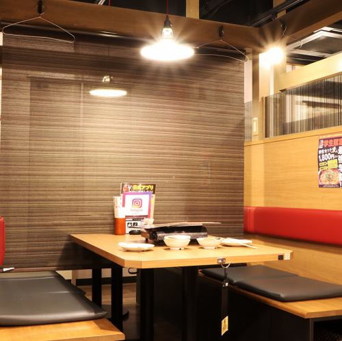 Spacious center seat! Please contact us for layout details!