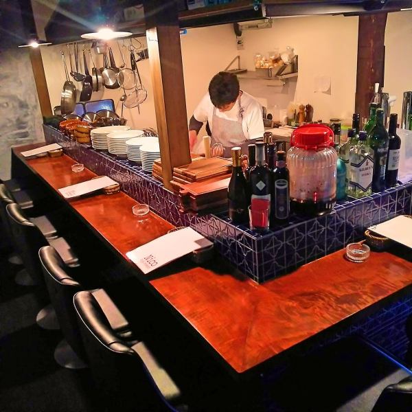 ◆ ◇ 1F is all counter seats.Recommended for use by a small group of 1 to 2 people, it is also possible to see the cooking scene of Gibier ◇ ◆