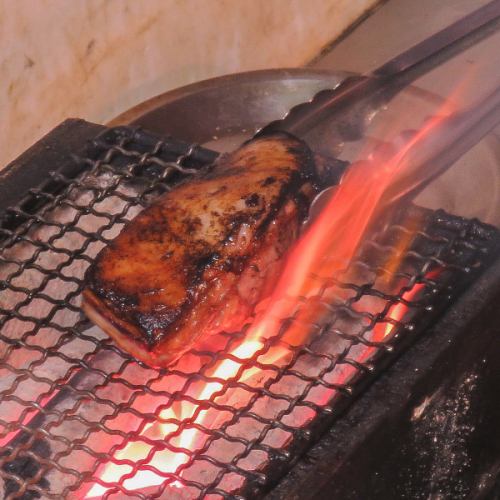 ◆由炭火提供的优质吉比尔肉类工匠◆