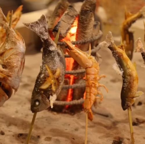 【当店自慢♪】囲炉裏焼き◆炭の香ばしい香り・ふっくらジューシーな味わいをご体験ください!