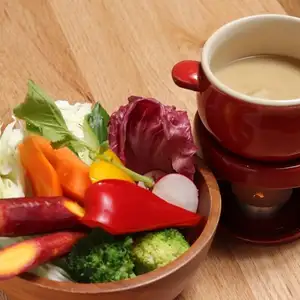 季節の地元野菜のバーニャカウダ