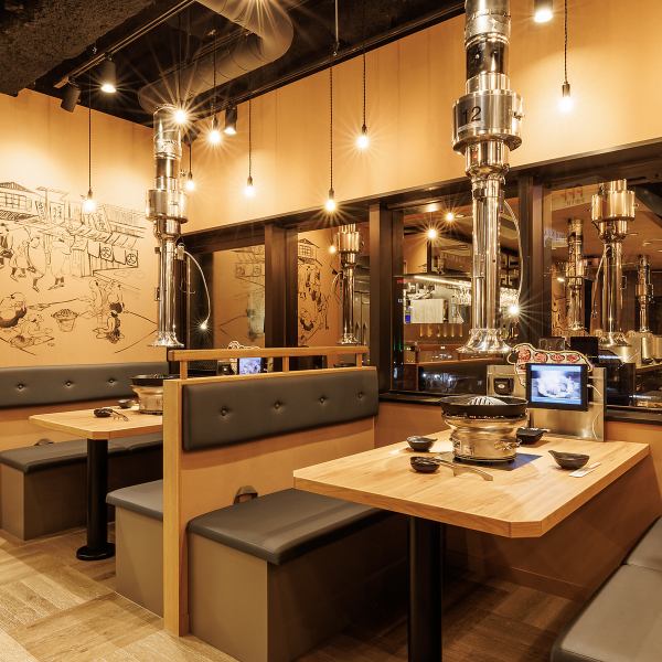 【気軽に楽しむ！】会社帰りや飲み会などどんなシーンでもご利用いただけます。当店のジンギスカンは臭みがなく非常に食べやすい一品です。焼くときに立ち上る匂いは食欲をそそる香ばしさ。リピート率も高く、皆さんに満足していただいています。