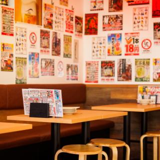 毎日朝5時半まで営業！朝昼晩いつでも好きな時間帯にサク飲みや宴会を楽しめます♪ゆったりくつろげるテーブル席をご用意♪ちょい飲みはもちろん、じっくりとお好きなお酒と料理をお楽しみいただくのに最適です◎名物の手羽先はじめ、肉刺し・煮込み・餃子等、豊富なメニューをご堪能ください！