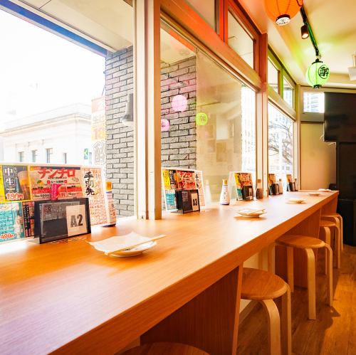 【1名様～2名様向け】親しい友人とのちょい飲みはもちろん、お一人様もご利用いただけます！横並びのお席で会話も弾むはず♪