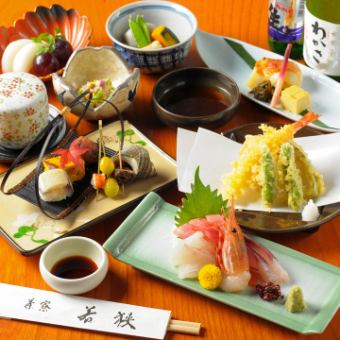 For a long-awaited welcome or farewell party, this luxurious all-you-can-drink plan is the perfect plan for a banquet, featuring authentic Japanese cuisine prepared by a chef, our specialty, grilled silver cod in saikyo style, and fried "Tonkatsu Wakasa."We accept from 4 people.Prices start from 11,000 yen (tax and room charge included) and we can accommodate your budget.