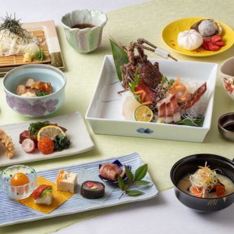 お一人に伊勢海老の姿盛りが１尾付いた贅沢会席12000円(+税)　こちらのコースには飲み放題はございません。