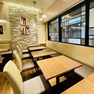 We have table seats that can comfortably accommodate small groups of 2-4 people, as well as seats and private rooms that can seat up to 15 people, so you can enjoy hot pot in a relaxed atmosphere.We will prepare a special pot for each person, so you can spend your time without worrying about using the same pot.